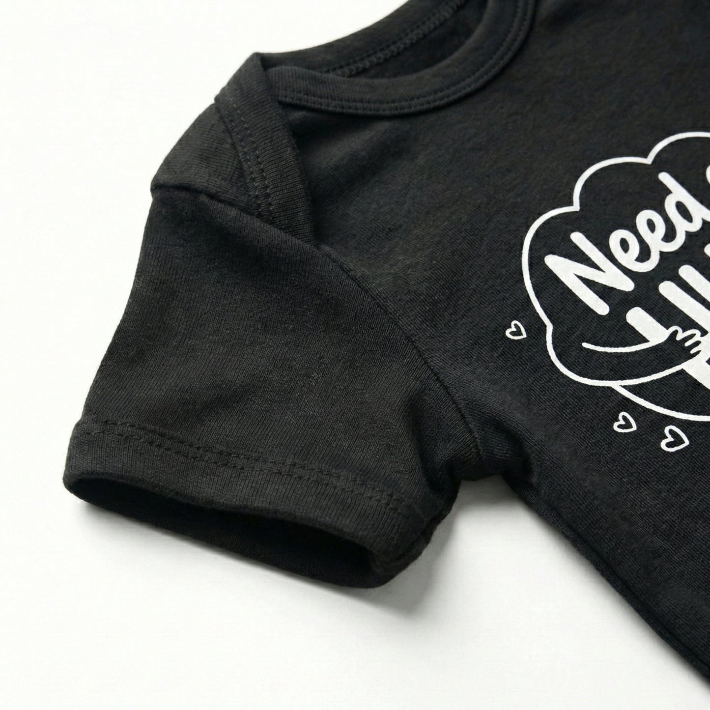 AMA™ "Need a Hug" – Funny Baby Bodysuit