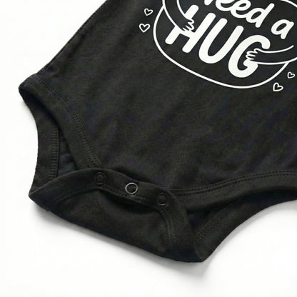 AMA™ "Need a Hug" – Funny Baby Bodysuit
