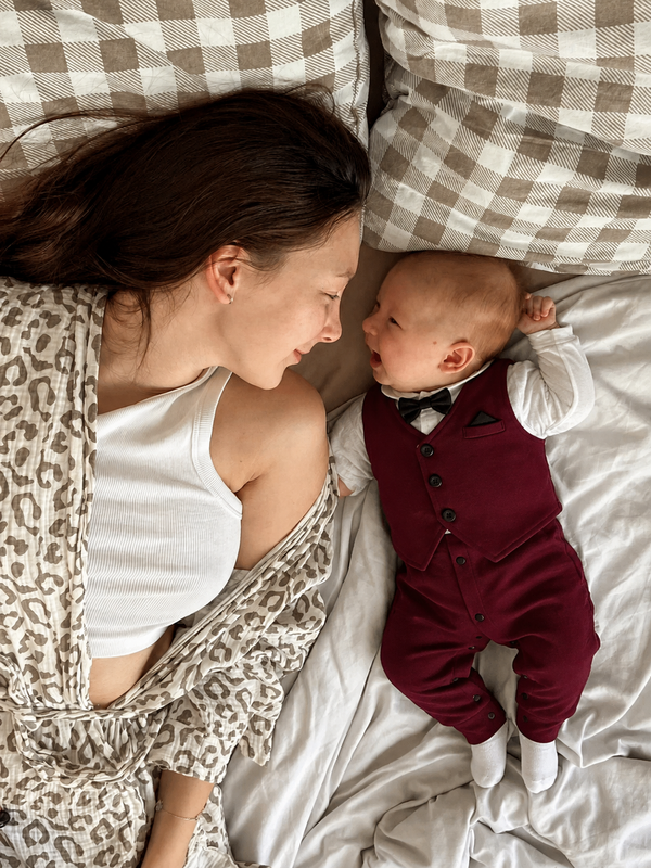 Rebecca L. | Burgundy, 6–9M